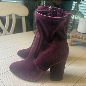 MARC FISHER‎ Purple Velvet Ankle Boot W/ 4" Block Heel Zip Close. Beautiful. 7 M